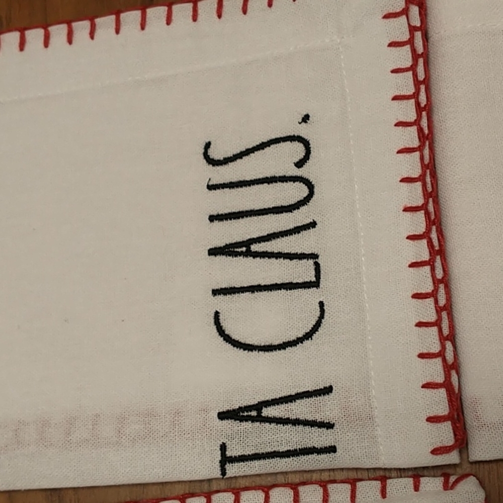 NWT🧑🎄RAE Dunn SET OF 4 EMBROIDERED NAPKINS18 IN X 18 IN - Picture 6 of 7